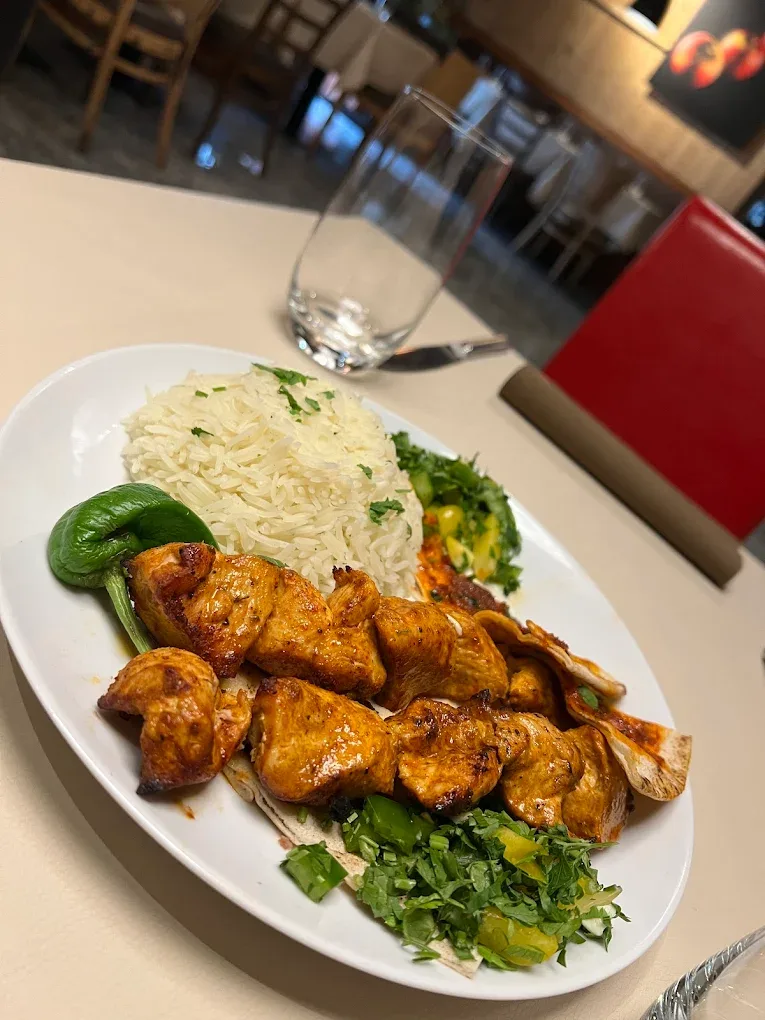 Hähnchen Spieße bei Achi's Restaurant